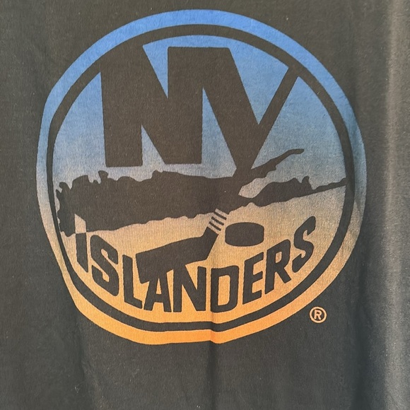 NV Islanders Black men’s tshirt size large - Picture 2 of 5